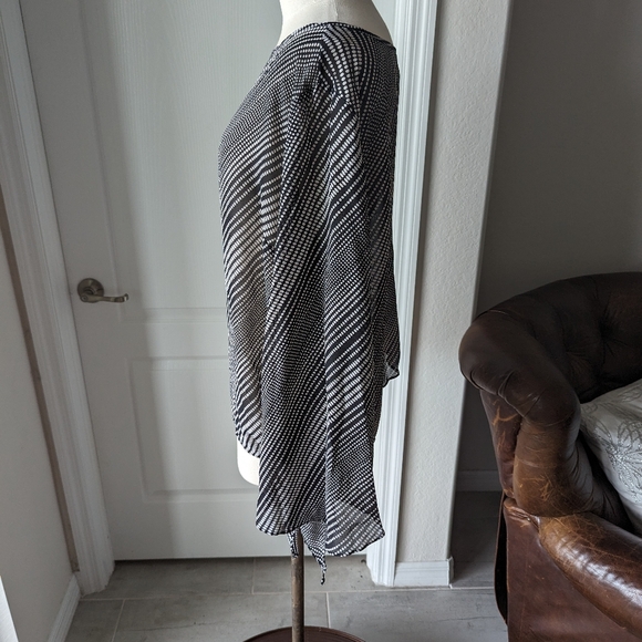 Fun Psychedelic Polka Dot Print Blouse - Picture 3 of 6